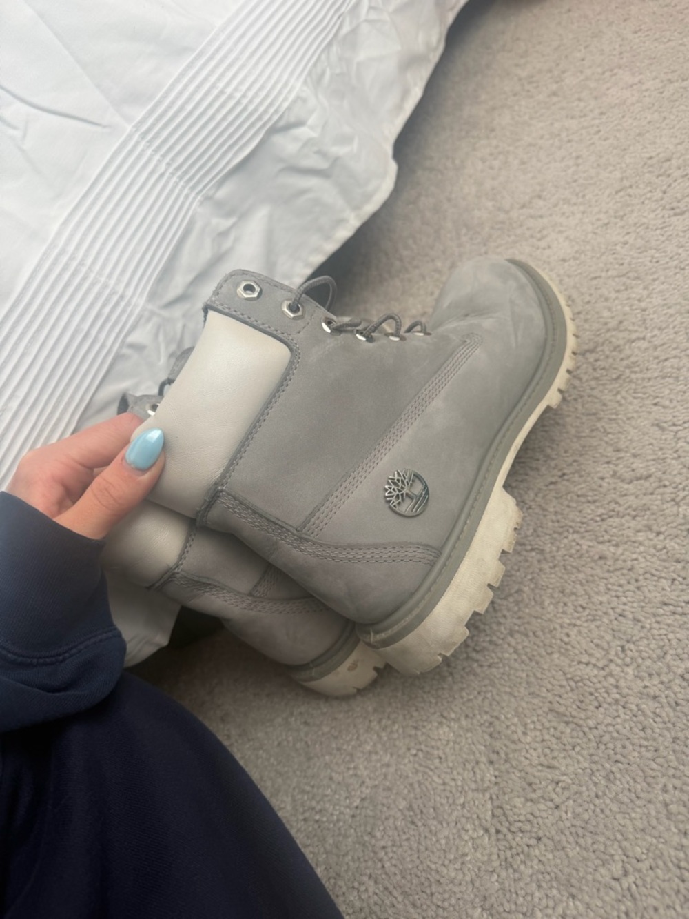 Women’s Timberland gray boots. Size 8.5 - Picture 8 of 9